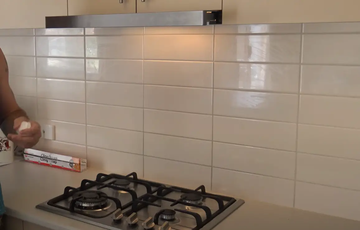 How to Protect Kitchen Wall From Grease? KitchenProfy