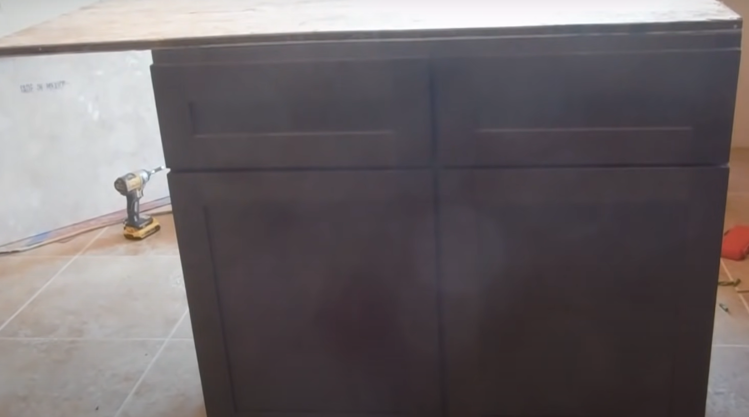 How is a Kitchen Island Attached to the Floor? KitchenProfy