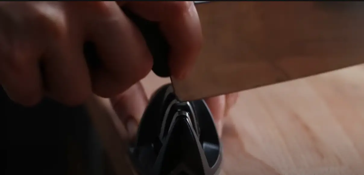 How to Use a Manual Knife Sharpener