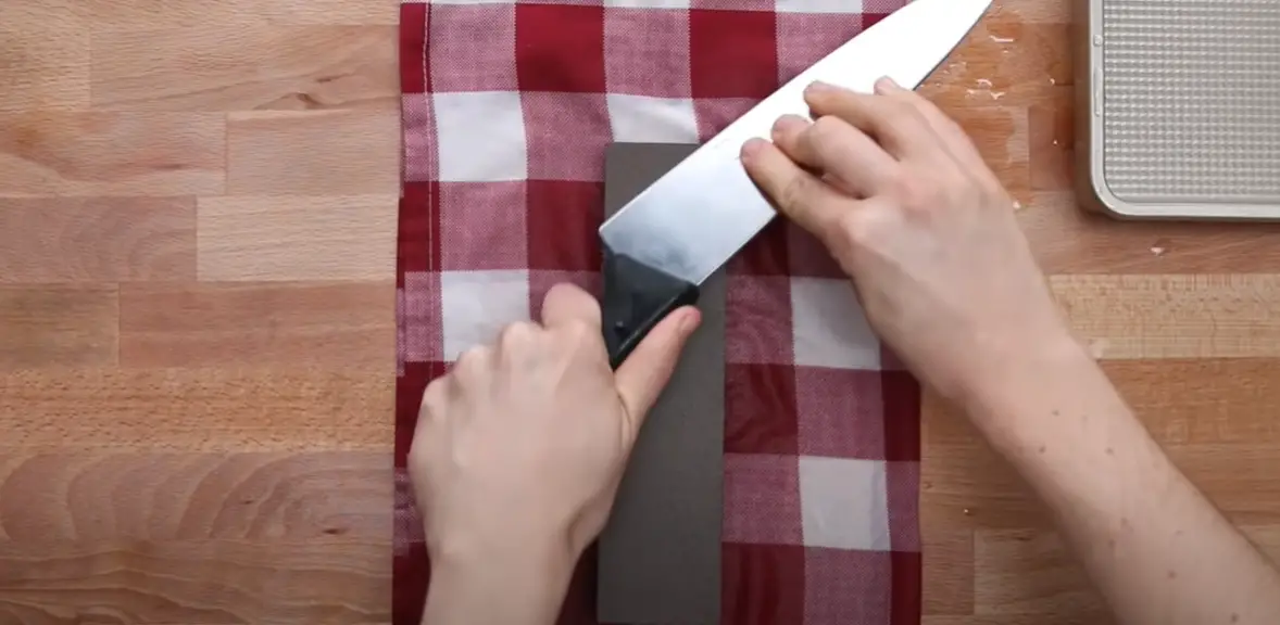 Sharpening vs. Honing Kitchen Knife