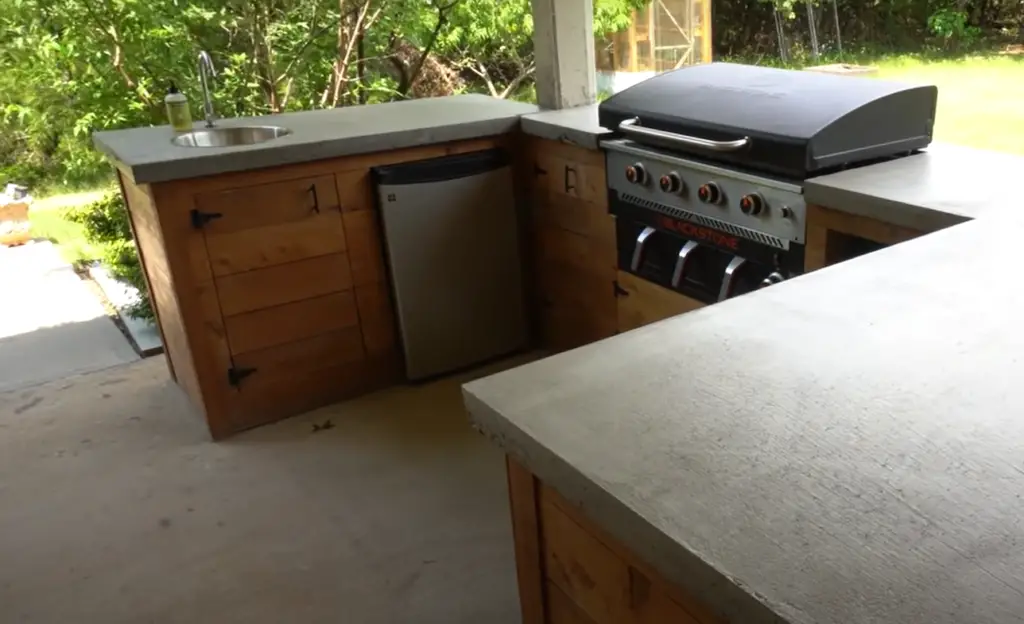How to build an outdoor kitchen with pavers