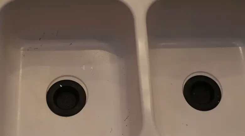 Can You Paint a Kitchen Sink? - KitchenProfy