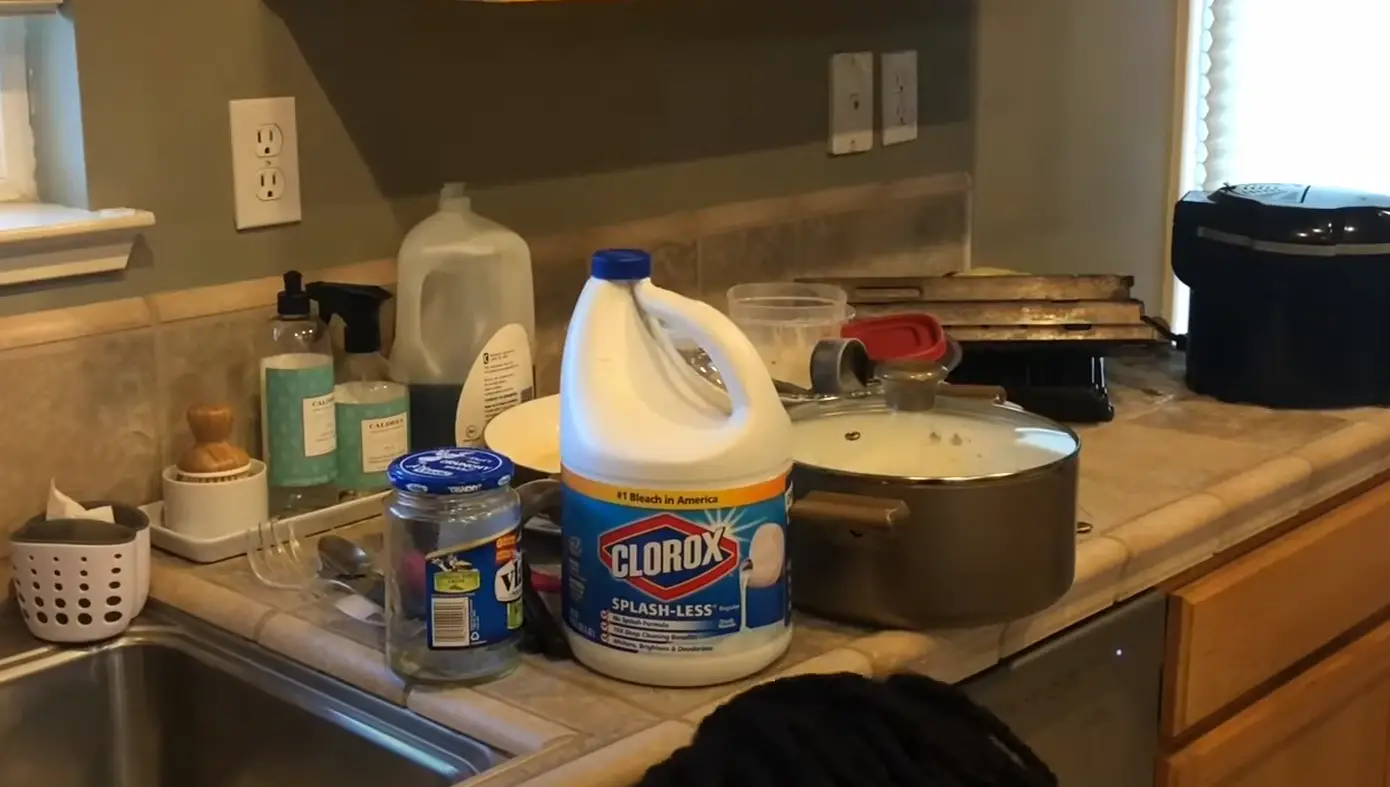 can you put bleach down kitchen sink