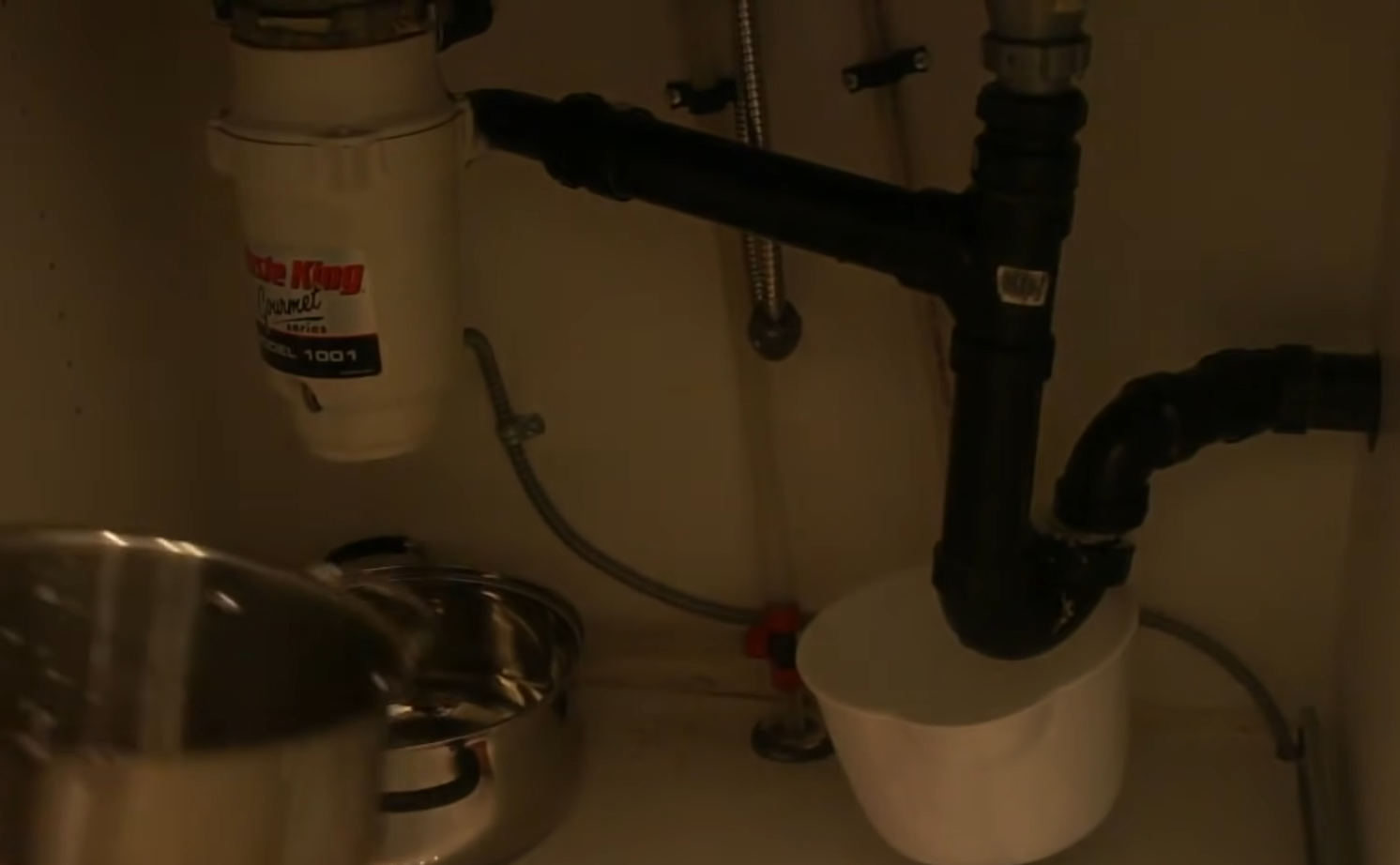 How to Unclog a Double Kitchen Sink With Standing Water? KitchenProfy