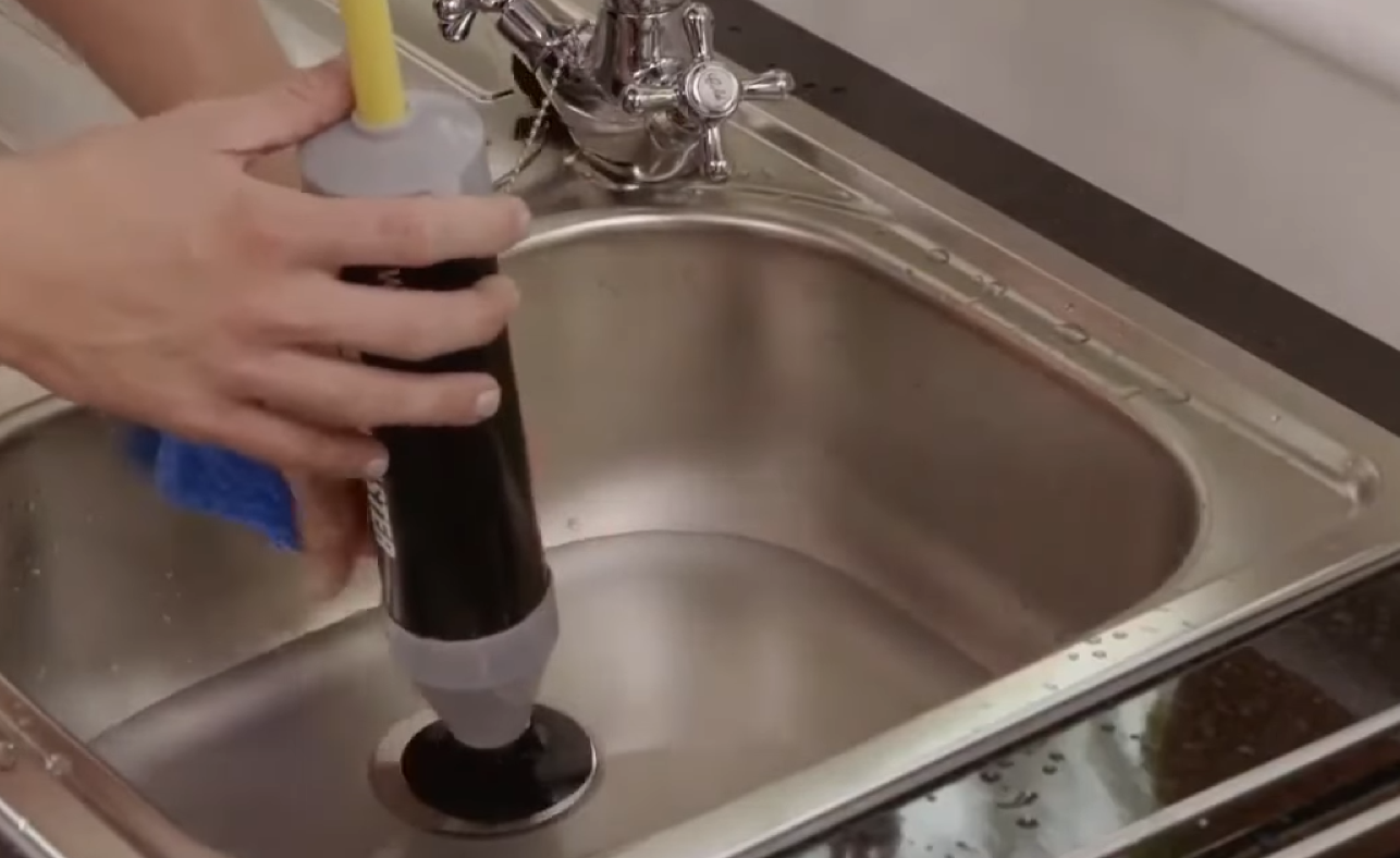 How to Unclog a Double Kitchen Sink With Standing Water? KitchenProfy