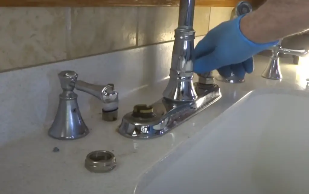 How to Fix a Kitchen Faucet