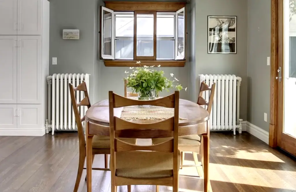 Can you put a dining table in the kitchen?