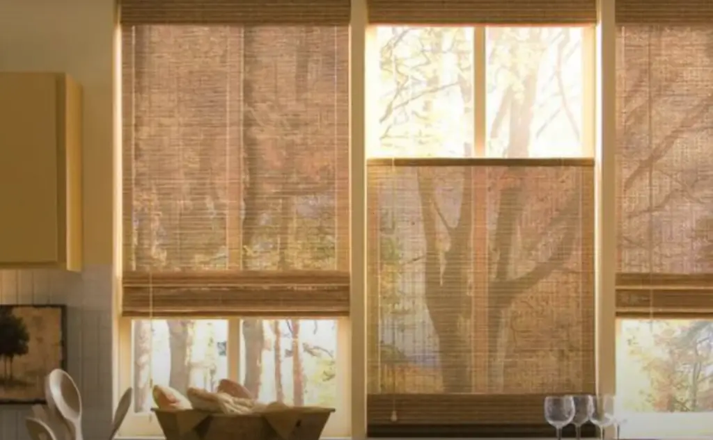Do Kitchen Windows Need Curtains?