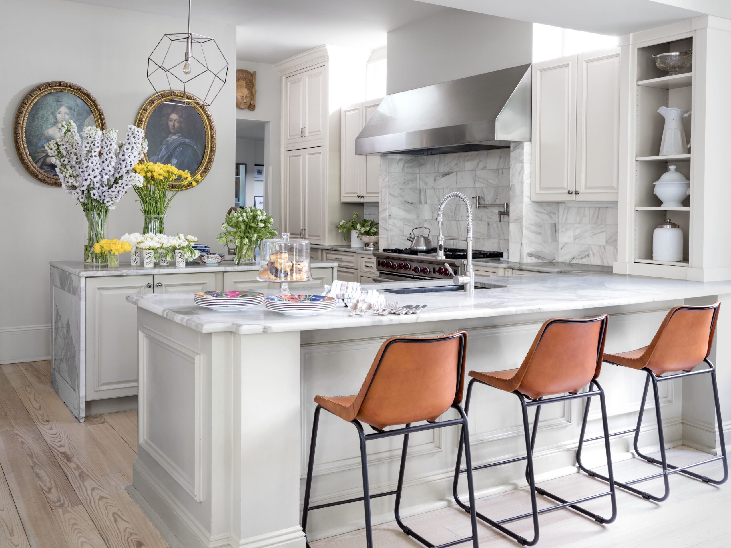 Create A Versatile Centerpoint In The Kitchen