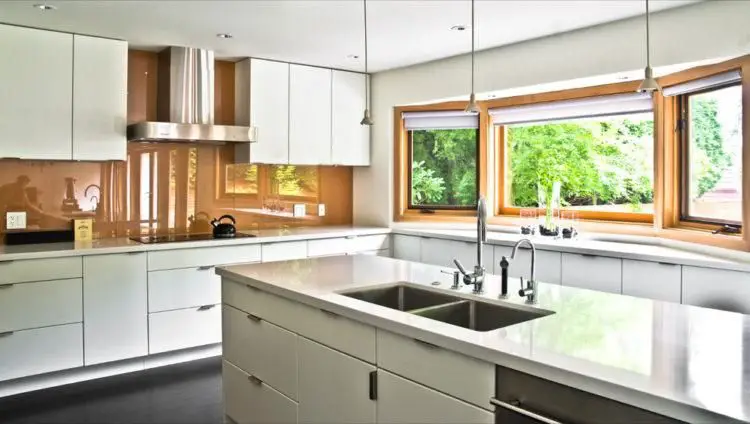 Trendy Kitchens With Bay Windows