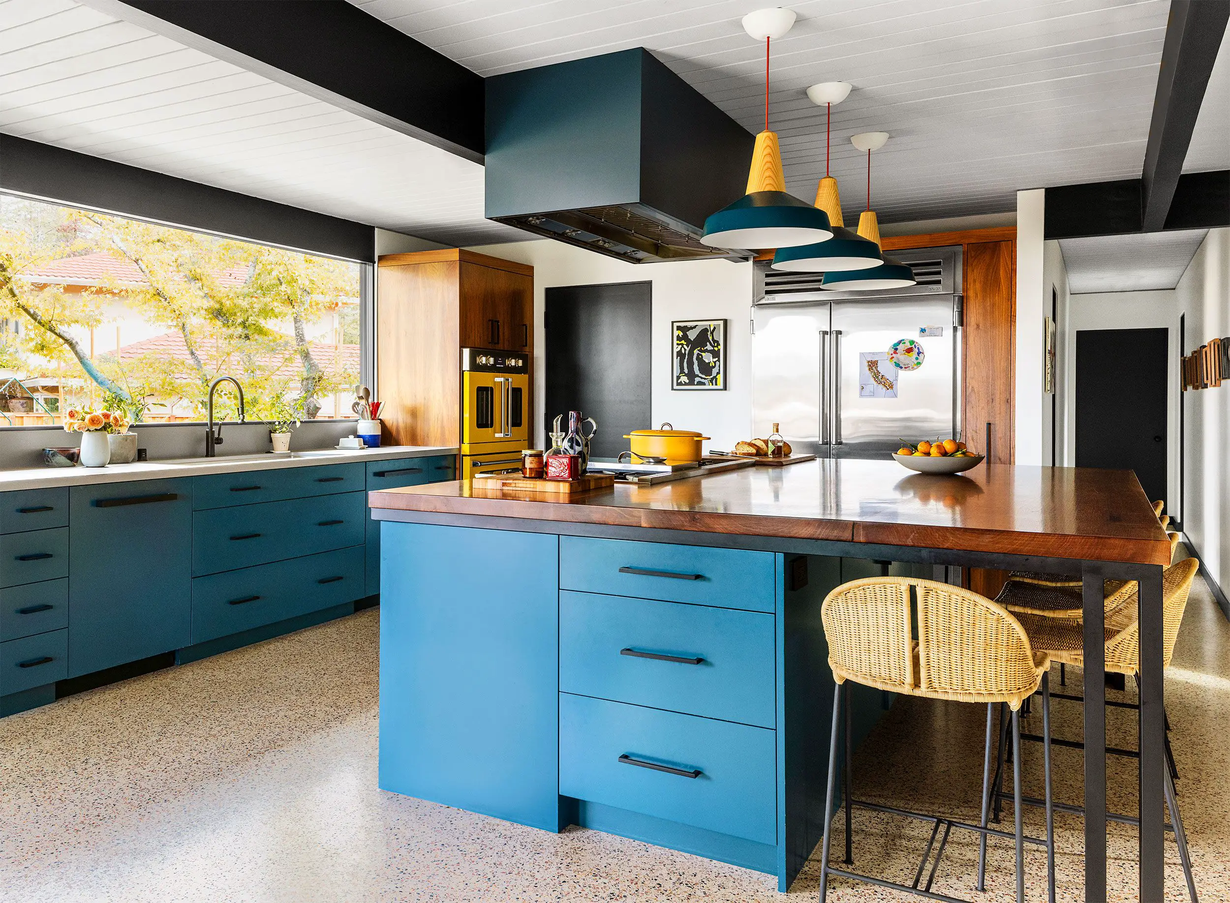 Where To Shop For Kitchen Fixtures That Work With Blue Cabinets