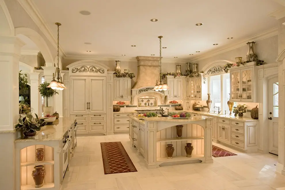 Beige Colonial-Style Kitchen