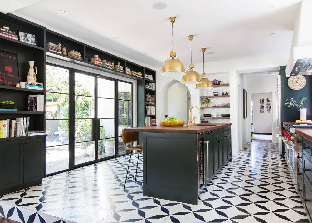 Mediterranean Kitchen in Black + White