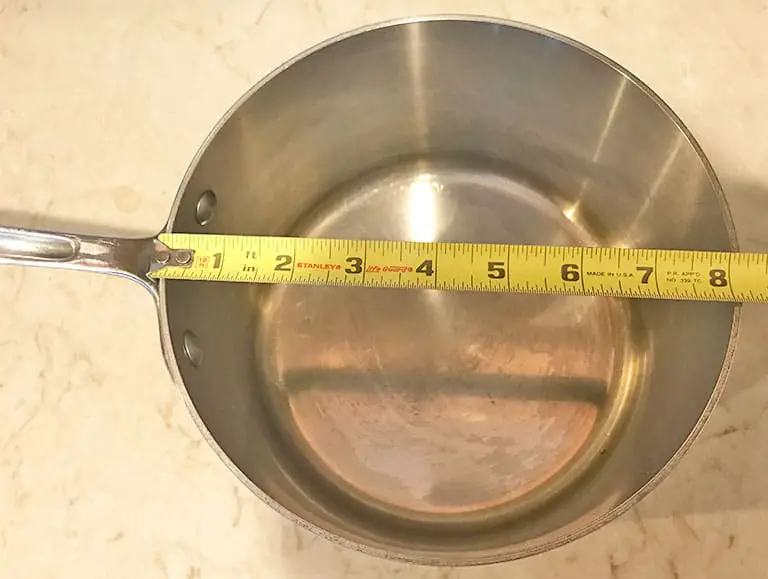How do you measure saucepan size